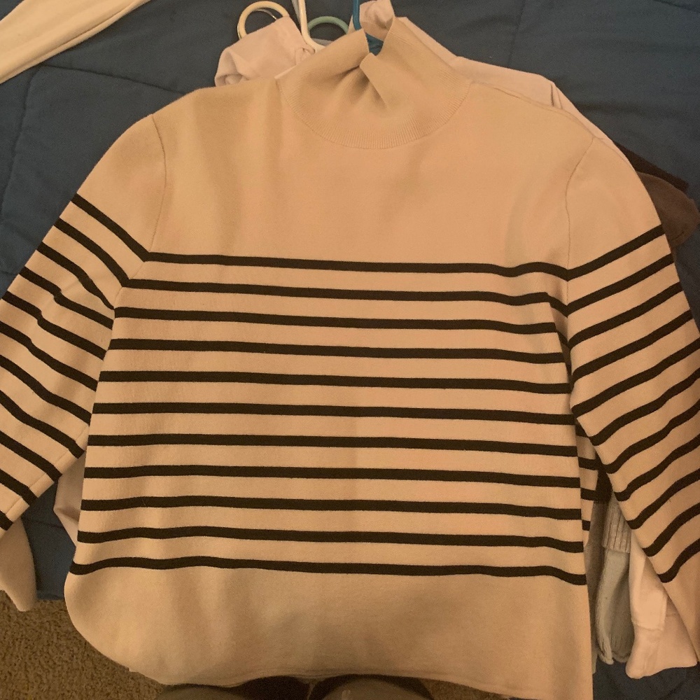 H&M Turtleneck Medium Cream Sweater